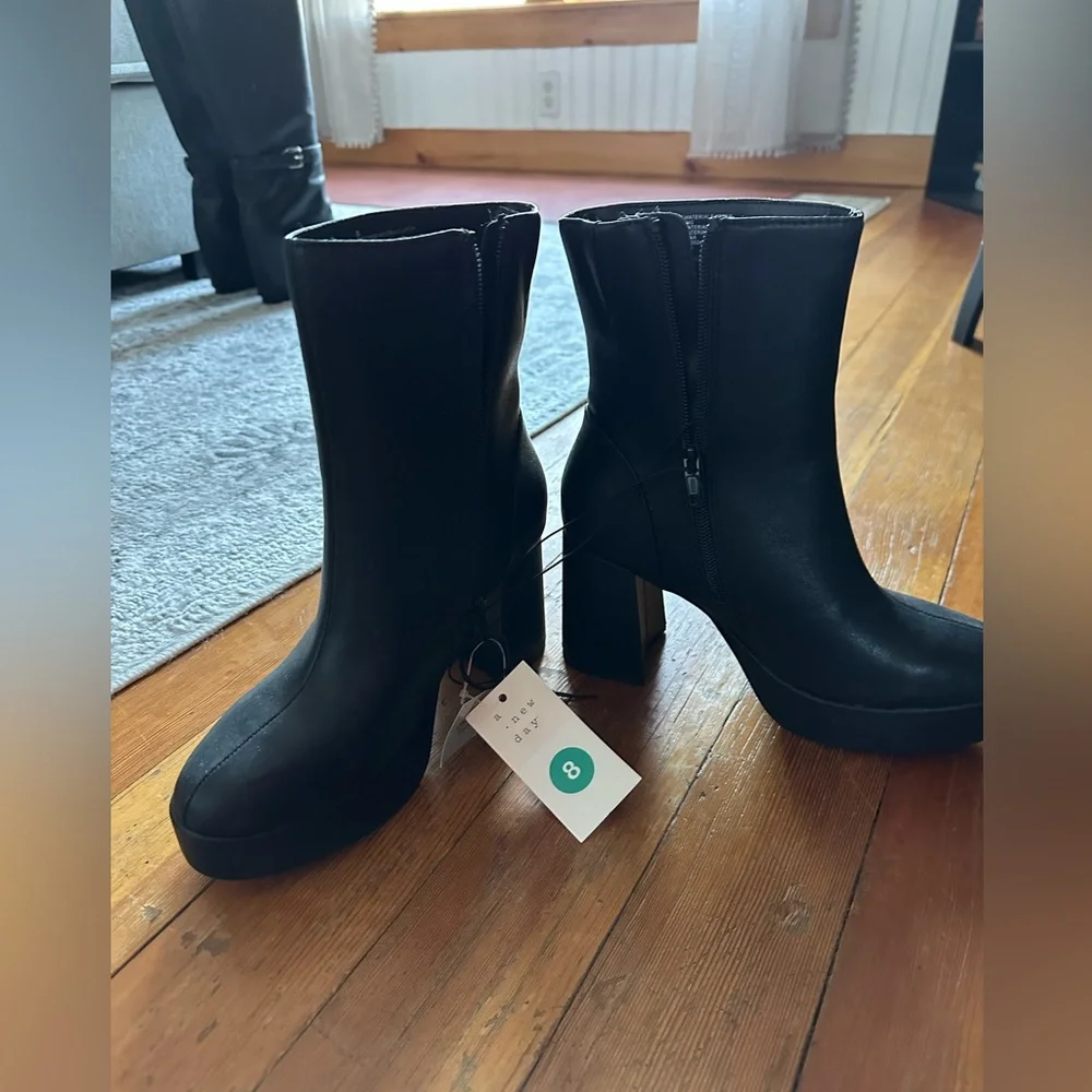 NWT Black Women's Platform memory foam Ankle Boots - Picture 3 of 6